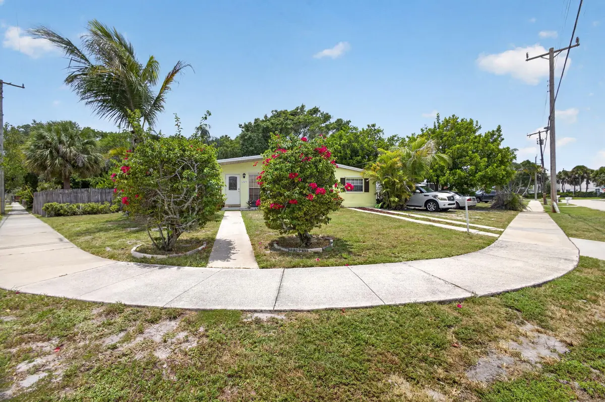 5-web-or-mls-5D1A8565 at 1220 Cherokee Street, Jupiter