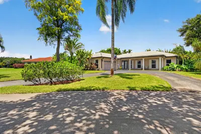 9404 NW 37TH Court, Coral Springs – Single Family Residence for sale