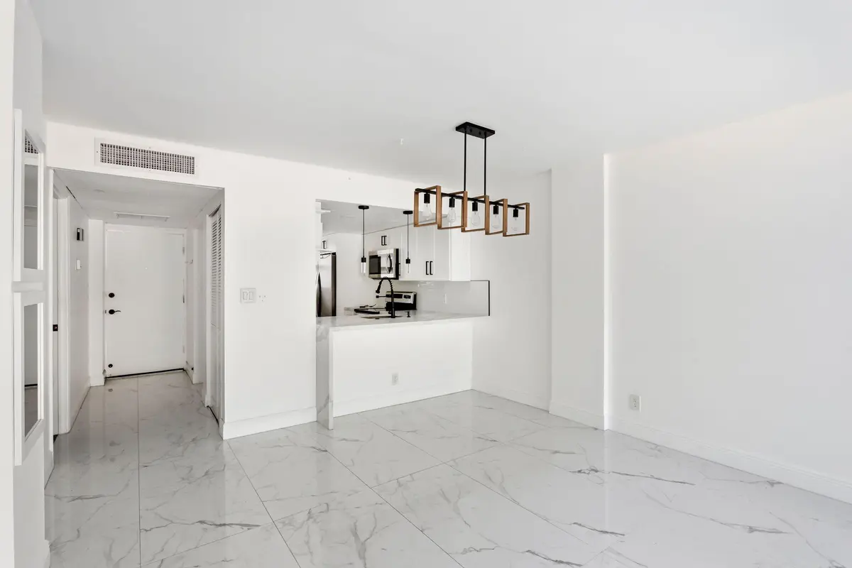 Dinning Room at 118 Royal Park Drive 1B, Oakland Park