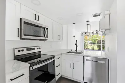 118 Royal Park Drive 1B, Oakland Park – Condominium for sale