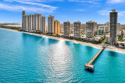 16425 Collins Avenue 818, Sunny Isles Beach – Condominium for sale