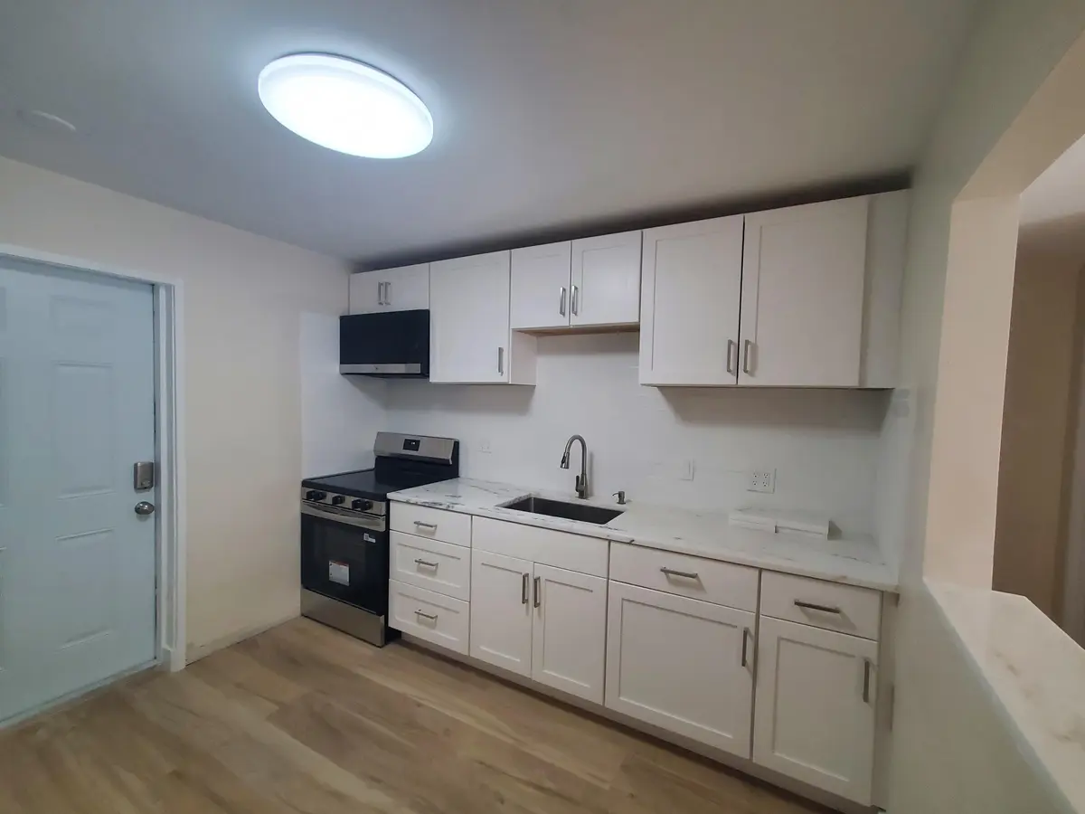 New Kitchen at 335 HERNANDO Street, Fort Pierce