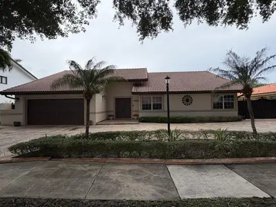 16820 NW 80th Court, Hialeah – Single Family Residence for sale