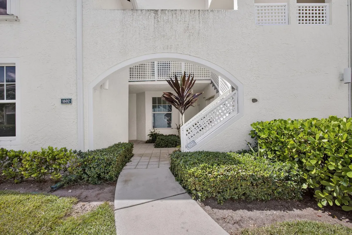 4-web-or-mls-5D1A9165 at 1603 Mizzenmast Way, Jupiter