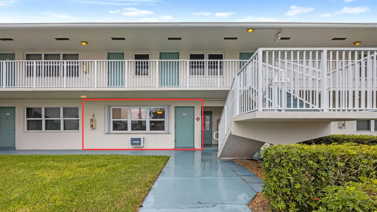 Front at 200 Horizons 106, Boynton Beach