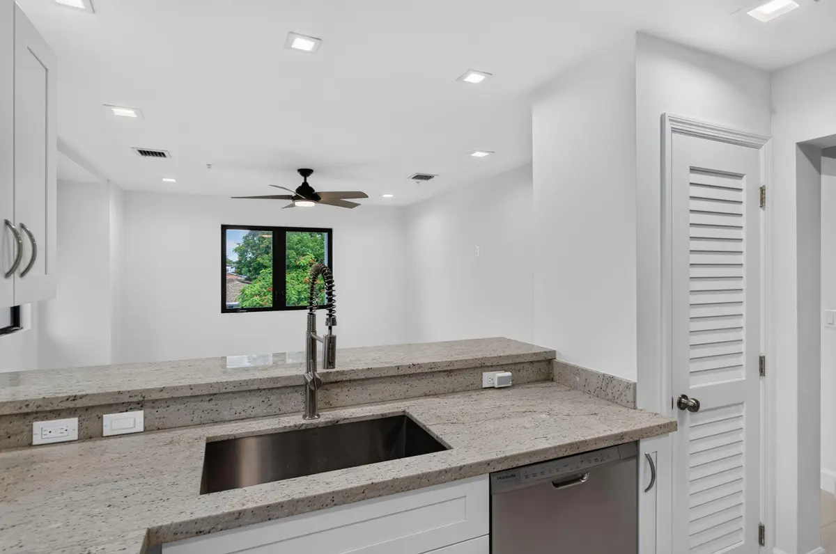 13-web-or-mls-444-3162 at 444 NW 41ST Street, Oakland Park