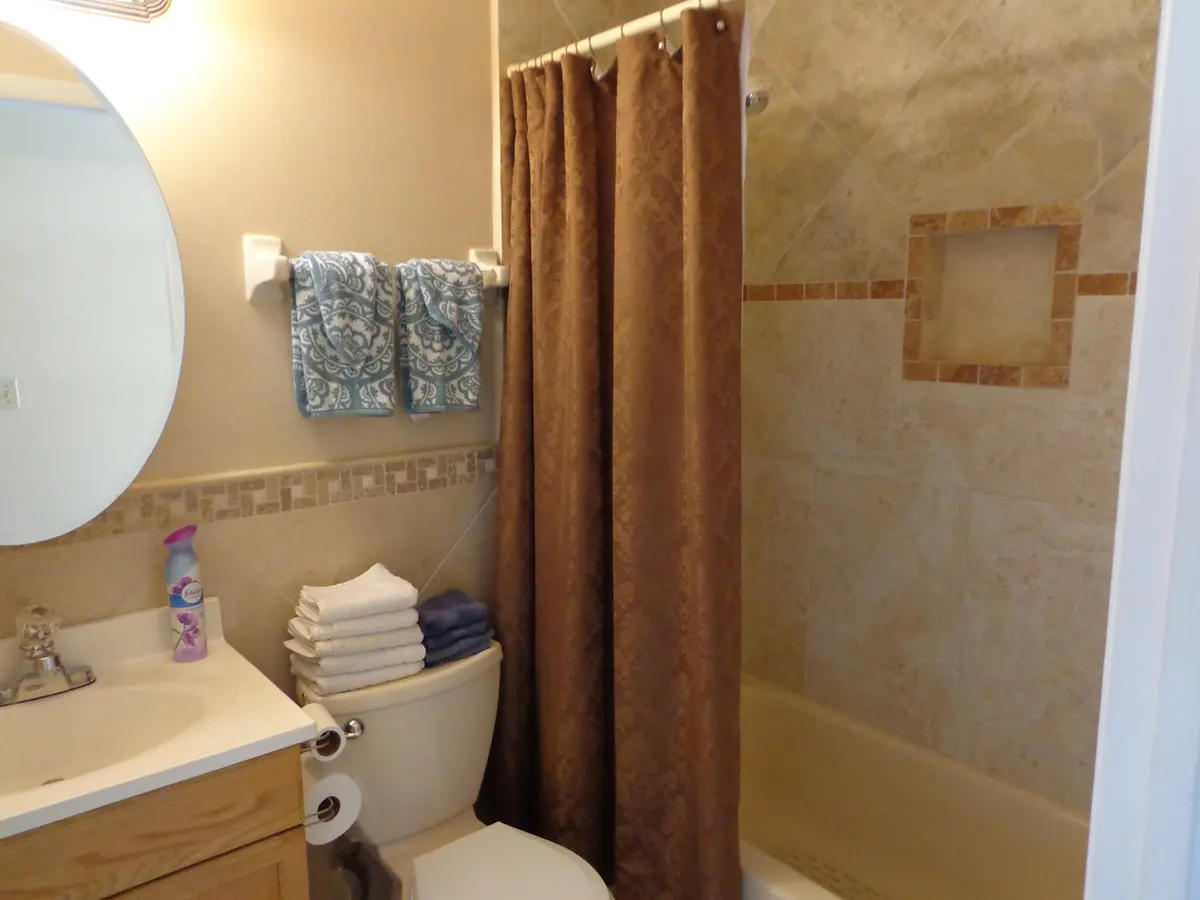 Bath at 1168 Amaryllis Court, Wellington