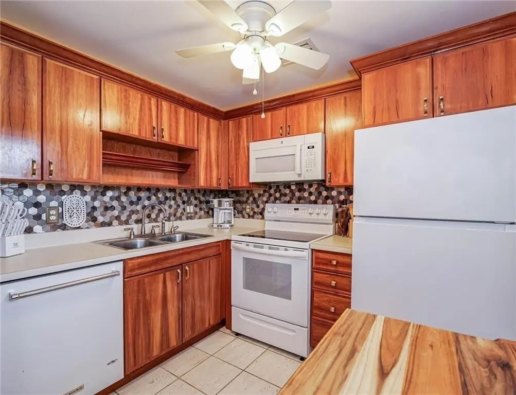 8A at 55 WOODLAND Drive 206, Vero Beach