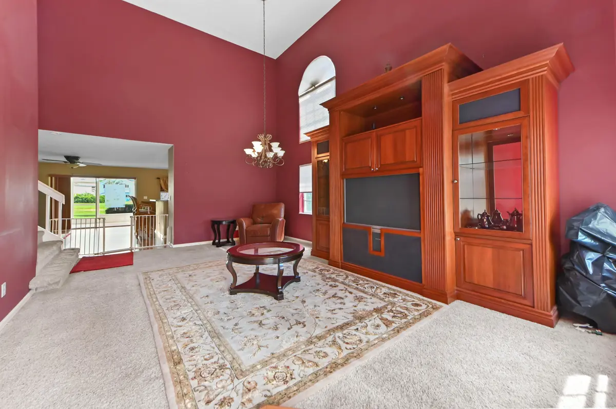 05 living room 01 at 6205 Lansdowne Circle, Boynton Beach