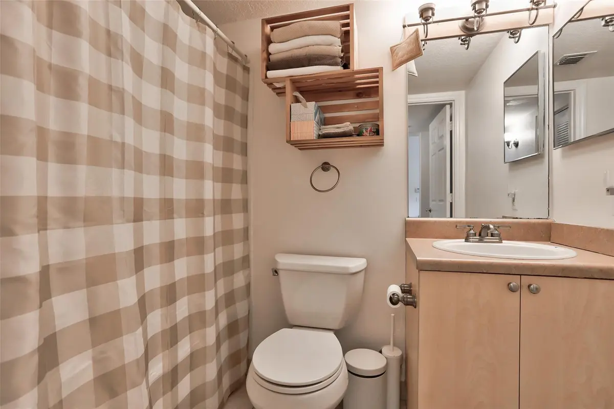 Full Bathroom at 322 VILLA Circle 322, Boynton Beach