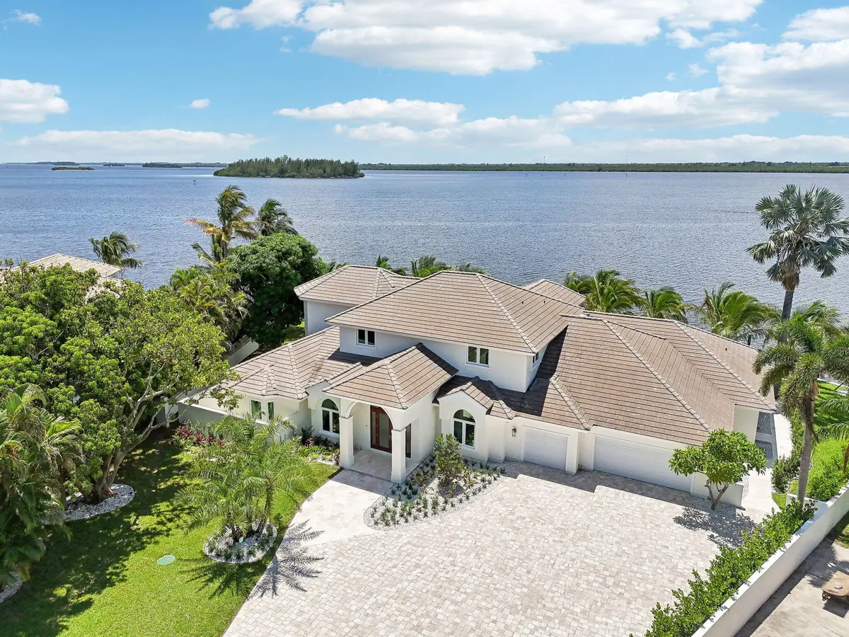 20250704134613092455000000-o at 526 Point Lane, Vero Beach