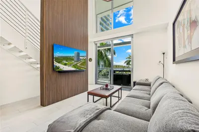 2000 METROPICA Way 216, Sunrise – Condominium for rent