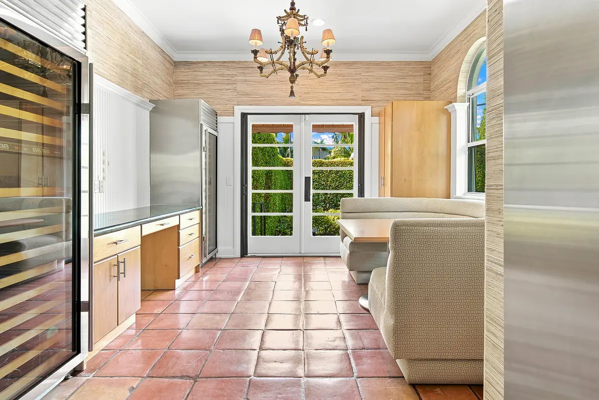 Eat-in banquet & 2 Wine Chillers at 245 Brazilian Avenue, Palm Beach