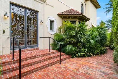 245 Brazilian Avenue, Palm Beach – Townhouse for sale