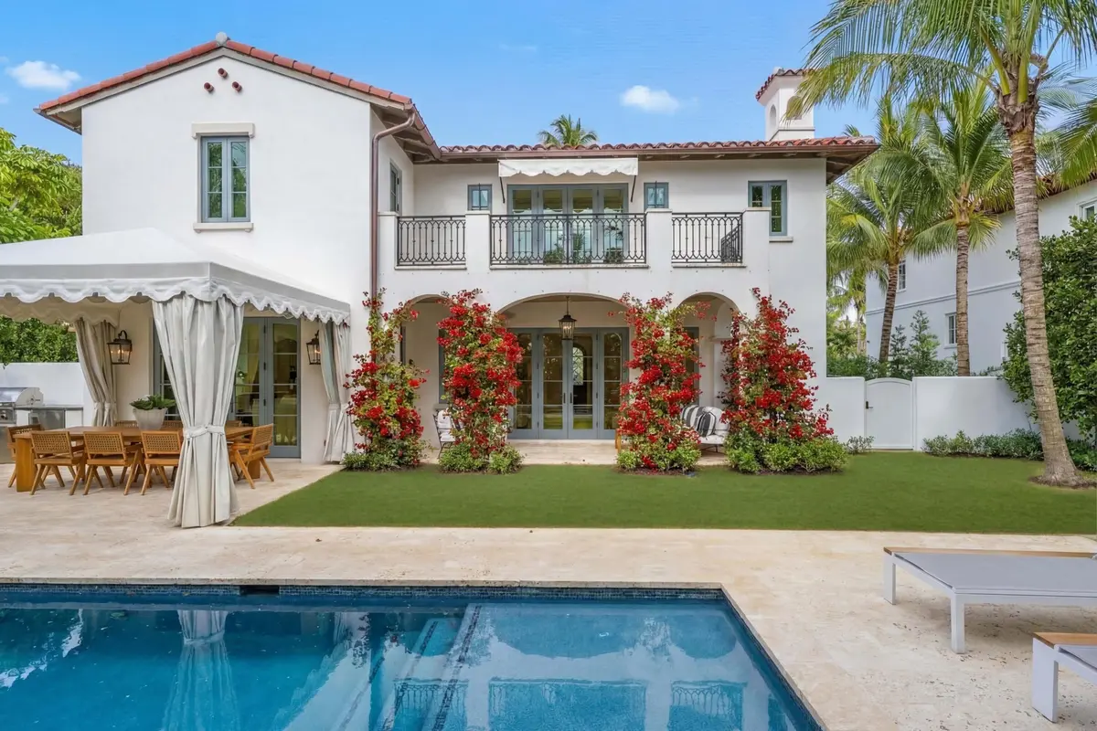 18 - Backyard at 350 SEABREEZE Avenue, Palm Beach