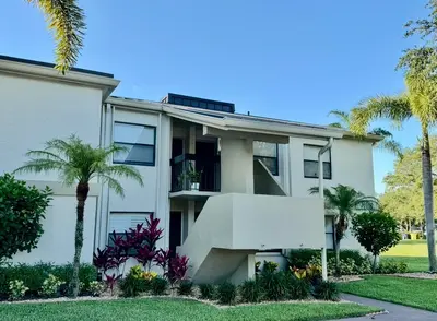 6962 Briarlake Circle 203, Palm Beach Gardens – sold