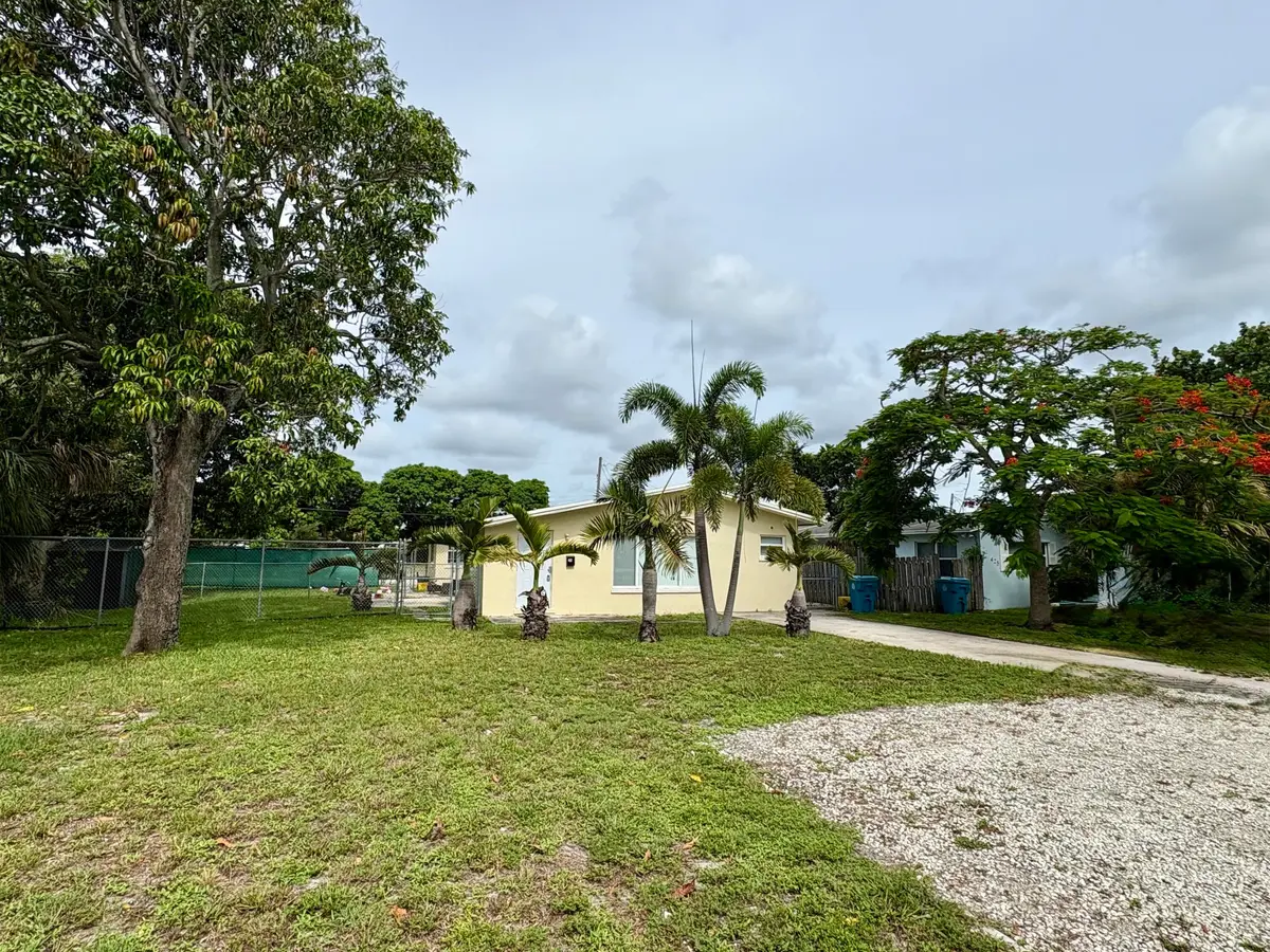 Front at 417 NE 2nd Street, Boynton Beach