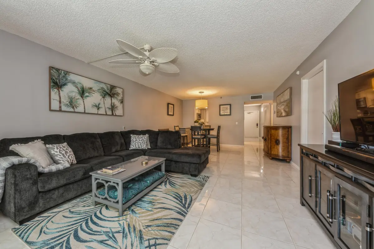 LIVING ROOM at 14527 BONAIRE Boulevard 303, Delray Beach