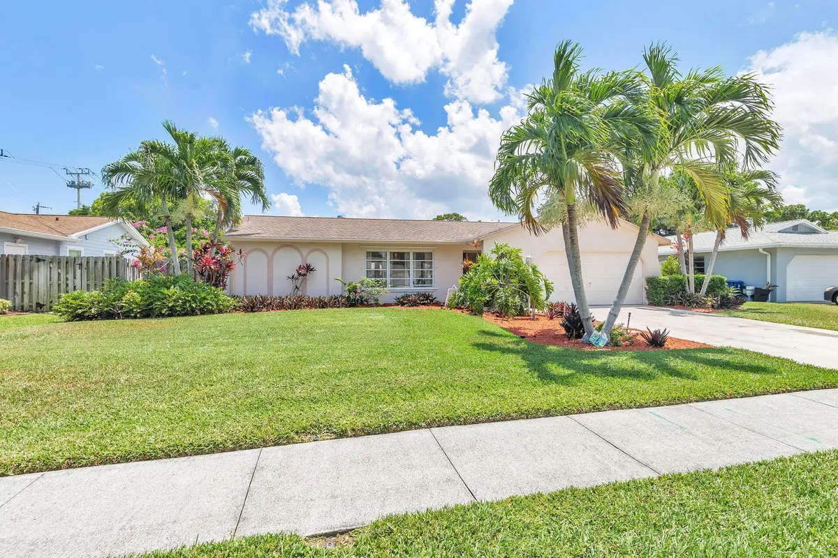Front of home at 502 OAK Terrace, Jupiter