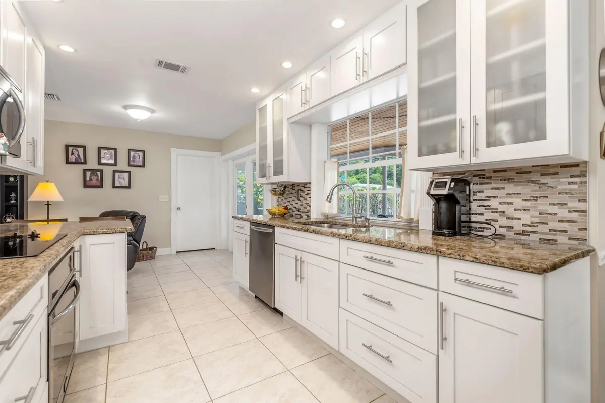 Kitchen at 502 OAK Terrace, Jupiter