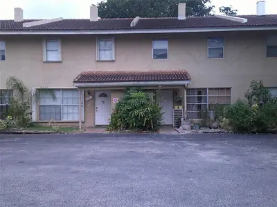 4291 CORAL SPRINGS Drive 3E, Coral Springs – Townhouse for rent