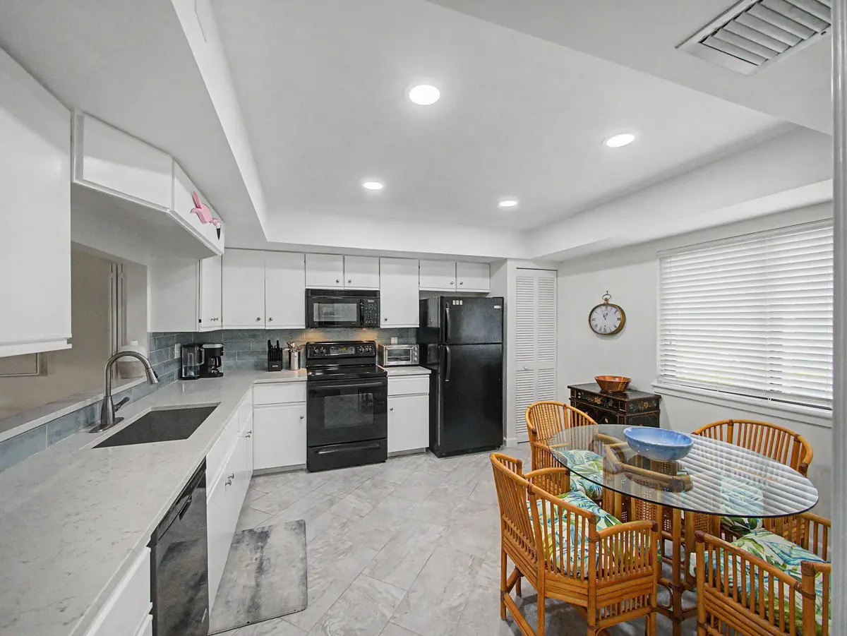 5132 SE CLUB Way 202, Stuart, FL – photo 7