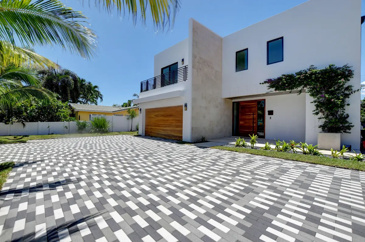 IMG_5670 at 855 NW 4th Avenue, Boca Raton