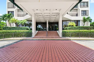 5600 N Flagler Drive 2202, West Palm Beach – Condominium for sale