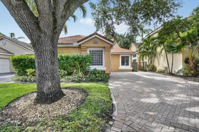 10124 NW 4th Street, Plantation – Single Family Residence for sale