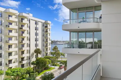 200 ARKONA Court 401, West Palm Beach – Condominium for sale