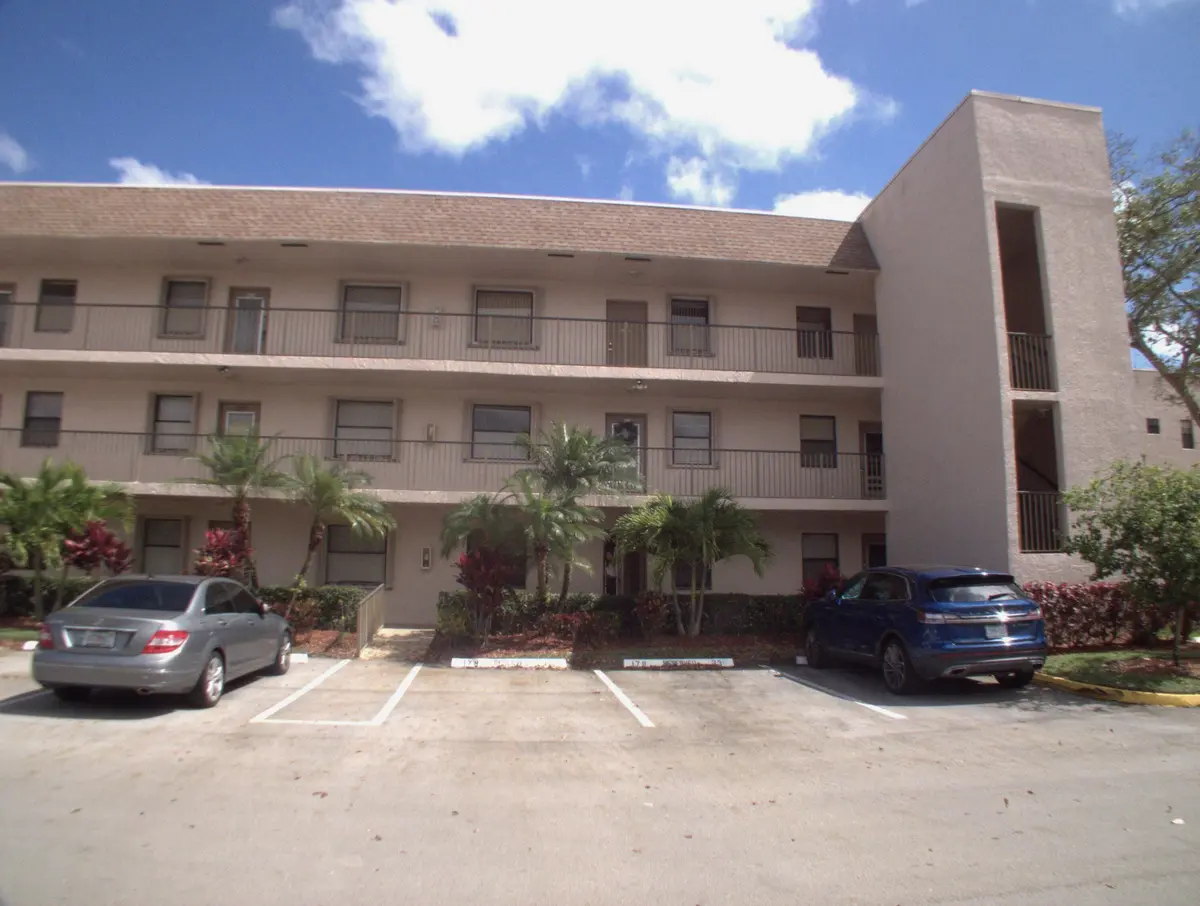 Building area at 10332 SUNRISE LAKES Boulevard 111, Sunrise