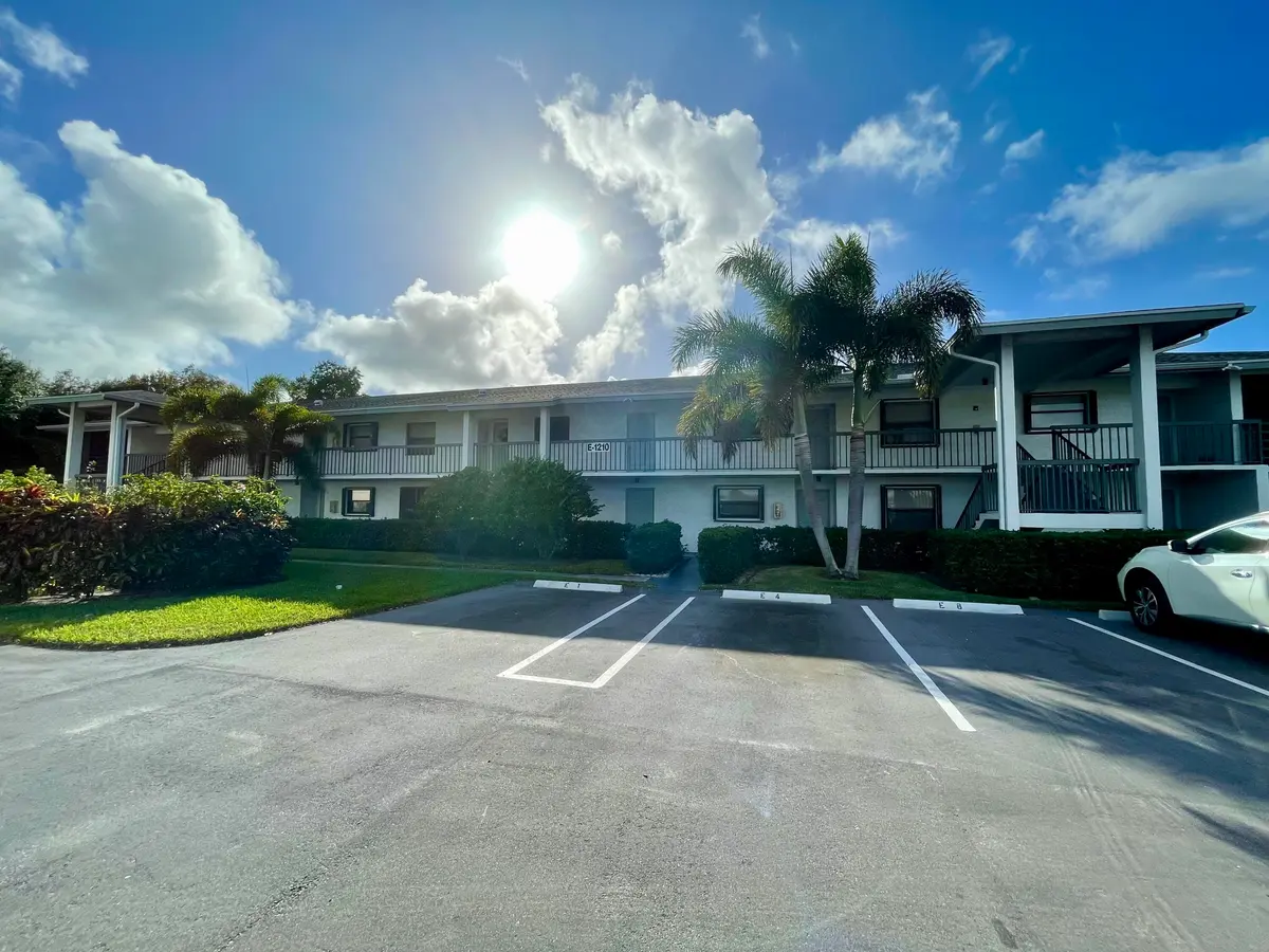 FullSizeRender at 1210 SE PARKVIEW Place E3, Stuart