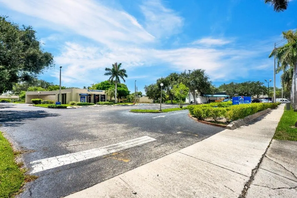 5bc5b4c0-3f83-483d-ae56-eb77569ccfae at 4820 N FEDERAL Highway, Lighthouse Point