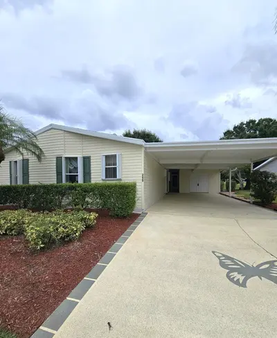 3229 Scarlet Tanager Court, Port St. Lucie – Manufactured Home for sale