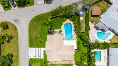 1420 NE 42nd Court, Oakland Park – Single Family Residence for sale