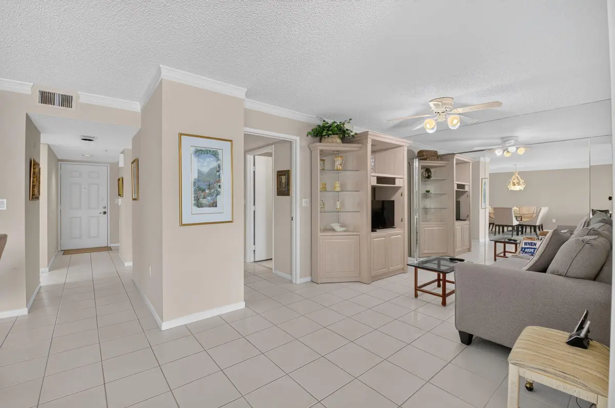 Den at 14096 Huntington Pointe Drive 309, Delray Beach
