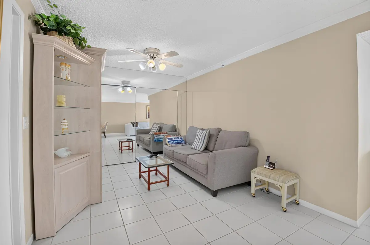 Den at 14096 Huntington Pointe Drive 309, Delray Beach