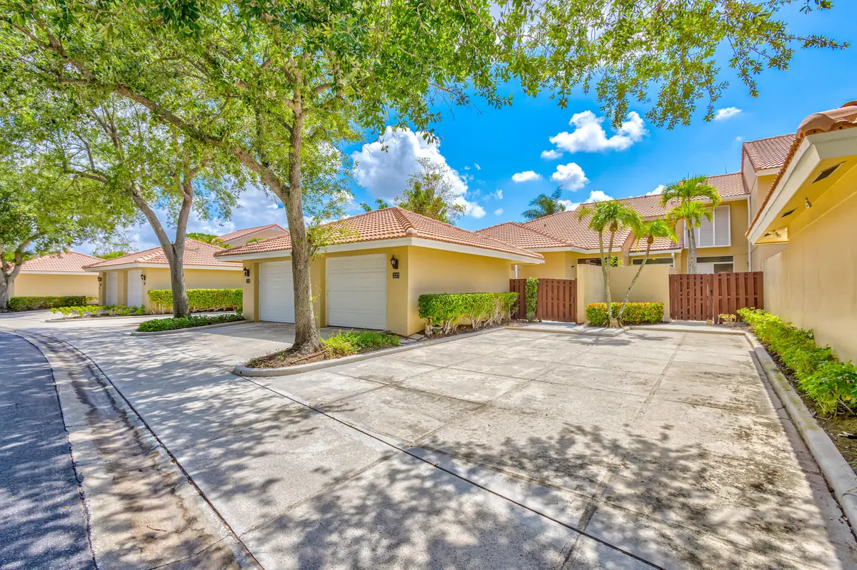 01_5d1a2237_38_39_40_41 at 227 OLD MEADOW Way, Palm Beach Gardens