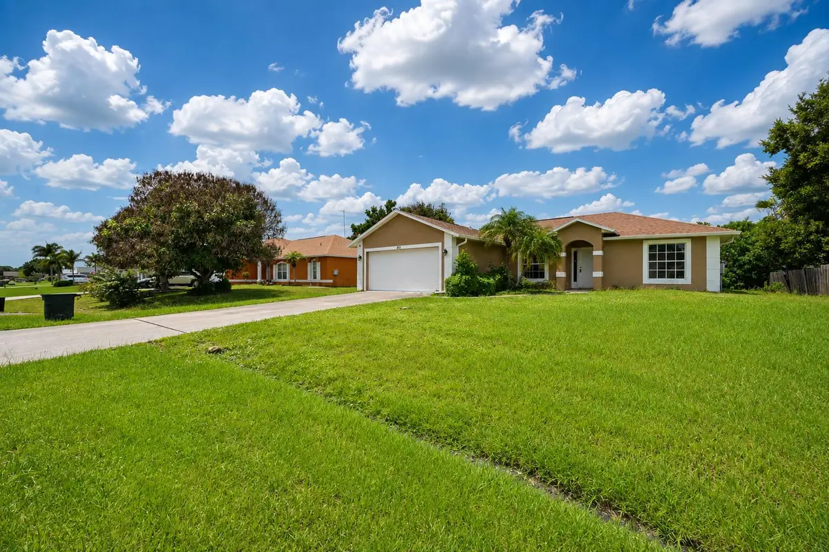 IMG_8596 at 491 SE STARFLOWER Avenue, Port St. Lucie