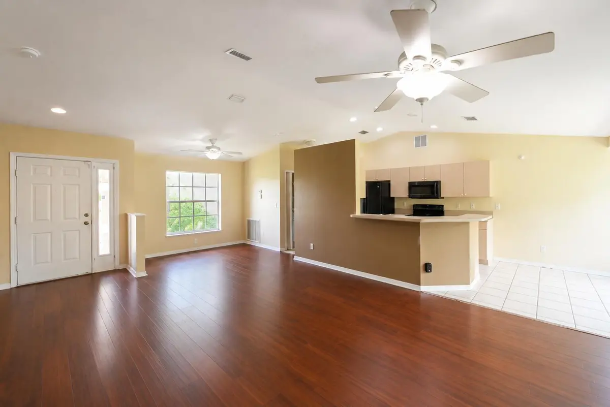 IMG_8594 at 491 SE STARFLOWER Avenue, Port St. Lucie