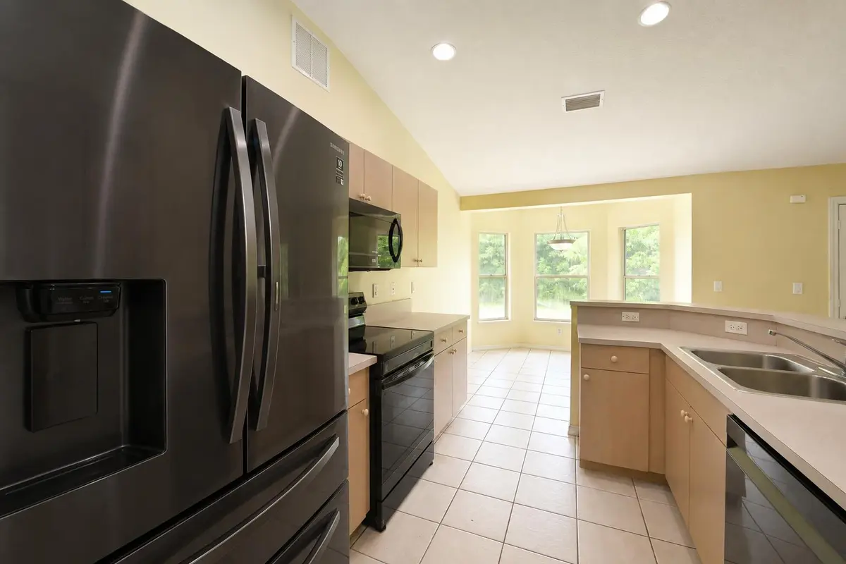 IMG_8589 at 491 SE STARFLOWER Avenue, Port St. Lucie