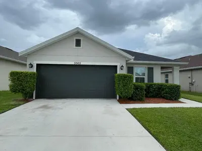 5565 NW Pine Trail Circle, Port St. Lucie – Single Family Residence for sale