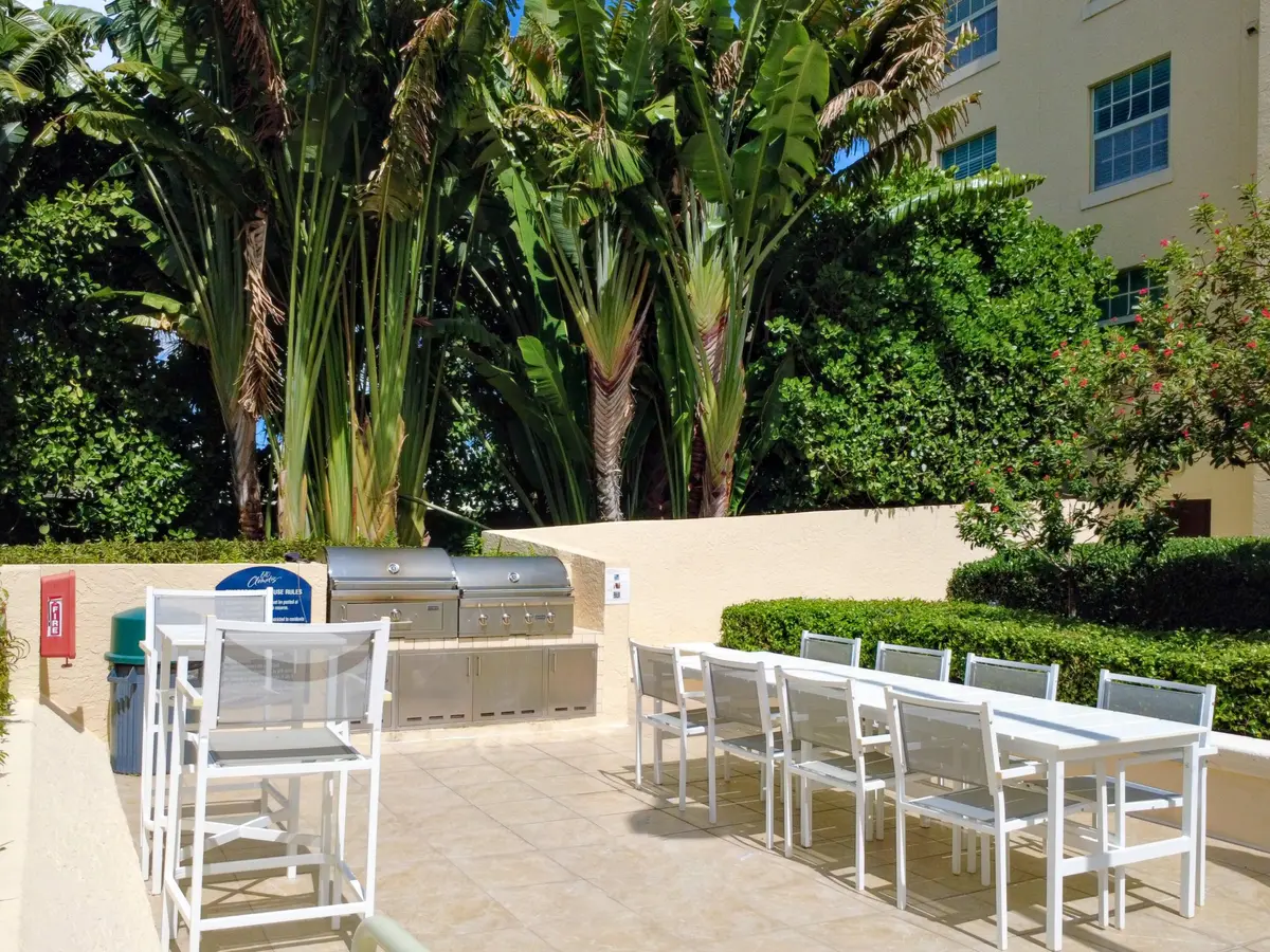 Grilling Area at 610 CLEMATIS Street 804, West Palm Beach