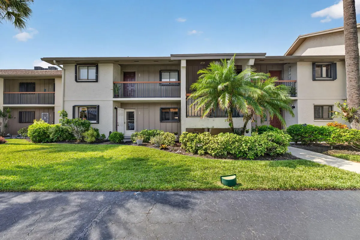 EXTERIOR at 1600 NE Dixie Highway 10-205, Jensen Beach