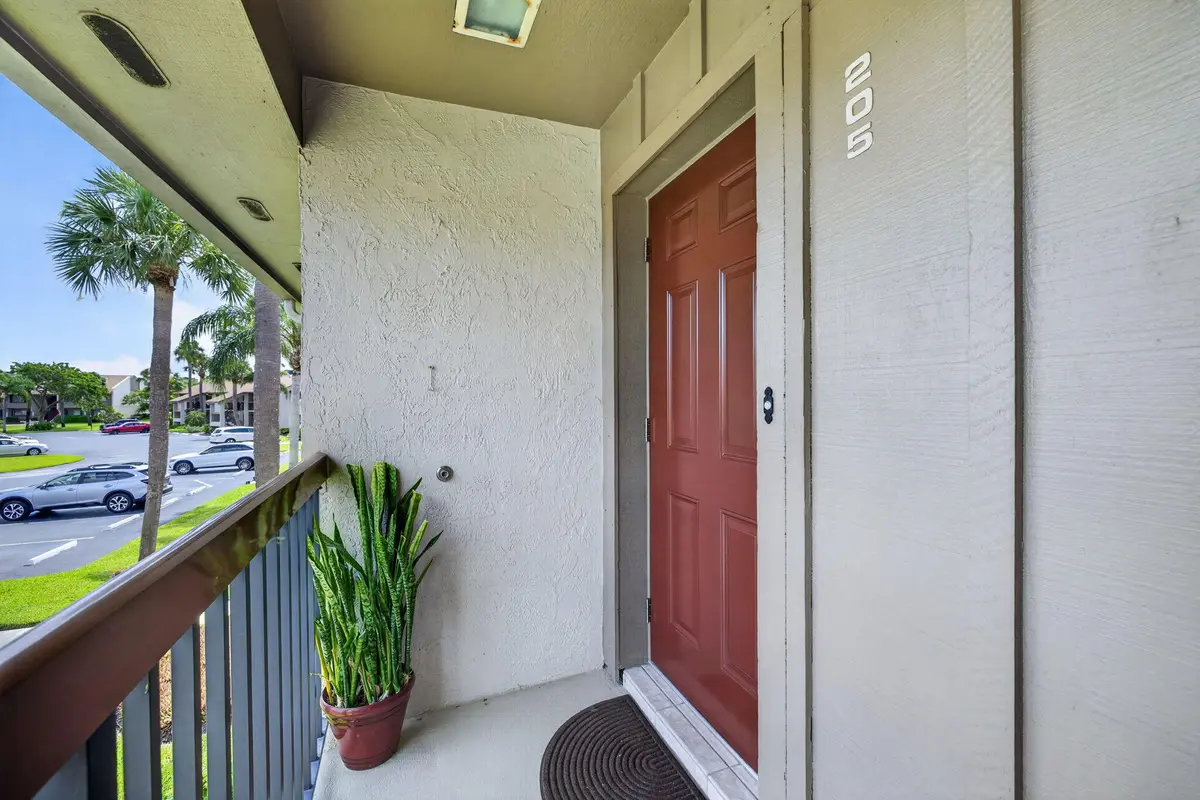 EXTERIOR at 1600 NE Dixie Highway 10-205, Jensen Beach