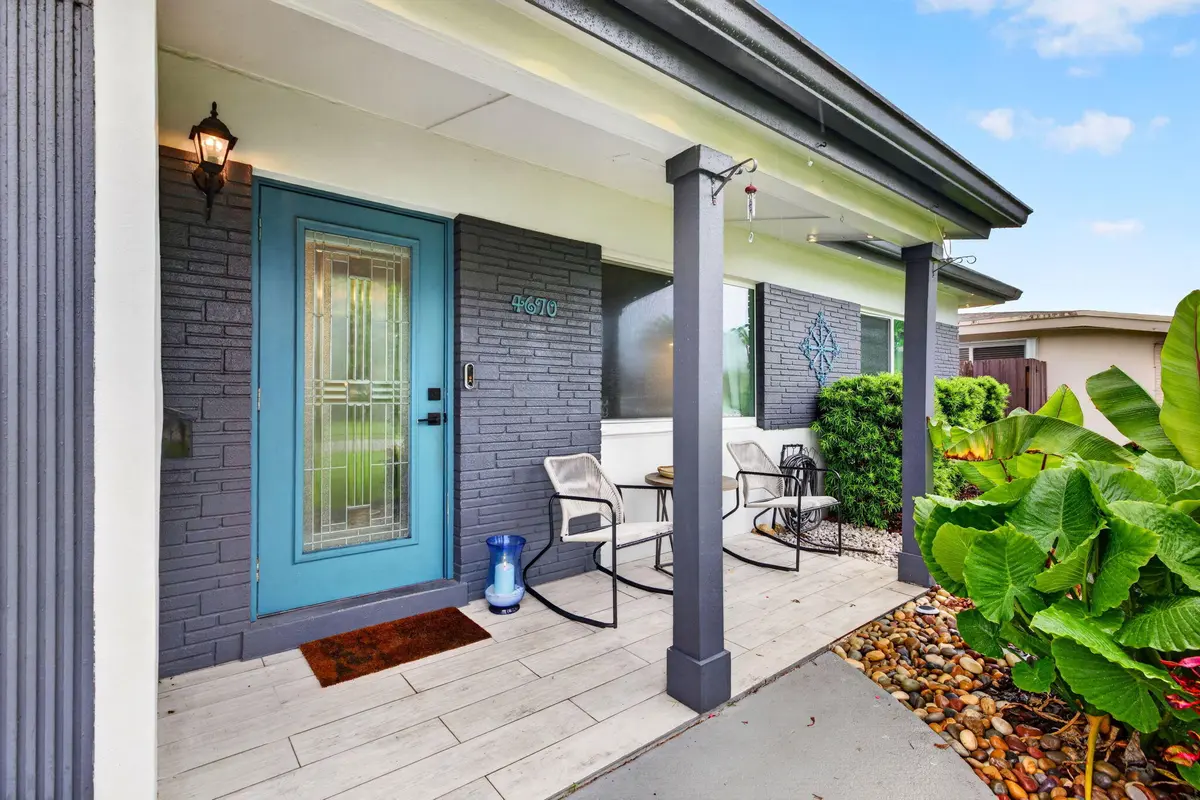 4-web-or-mls-699A8762 at 4670 NE 4TH Avenue, Oakland Park