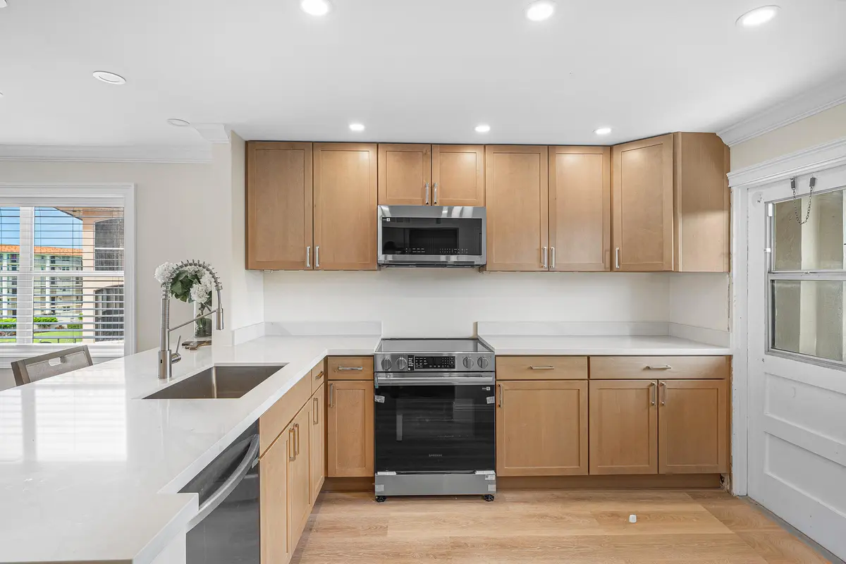 Kitchen at 2871 N Ocean Boulevard f425, Boca Raton