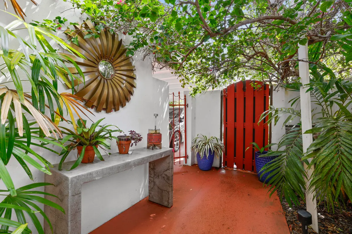 Patio at 7 Middlesex Drive, Wilton Manors