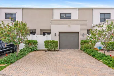405 NW 17th Street, Fort Lauderdale – Townhouse for sale