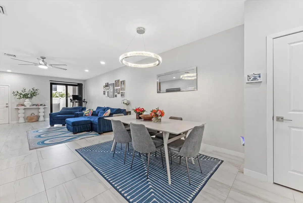 11-11 at 405 NW 17th Street, Fort Lauderdale